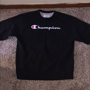 Black long sleeve Champion sweatshirt.